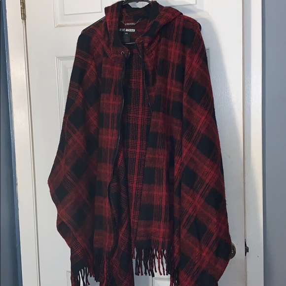 Steve Madden Accessories - Steve Madden Plaid Poncho Steve Madden Accessories - Steve Madden Plaid Poncho